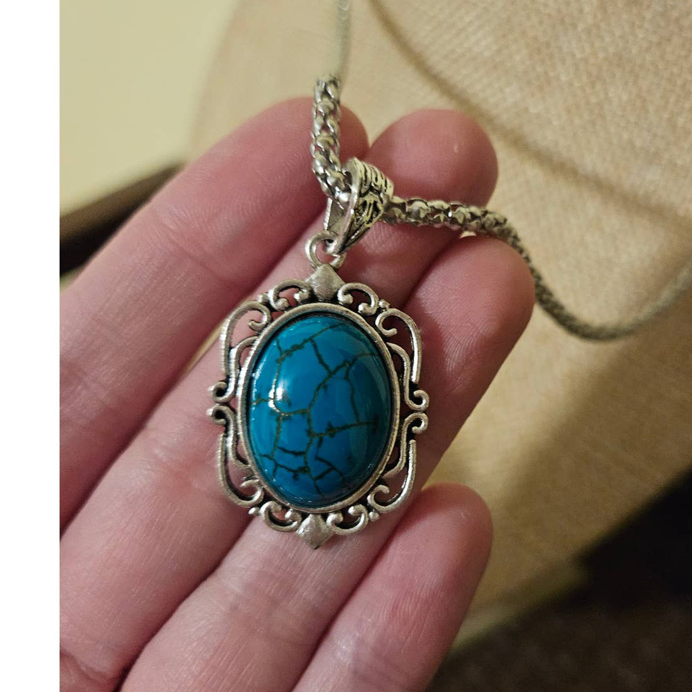 NEW! Vintage / Retro Style Faux Turquoise Silver-Tone Necklace